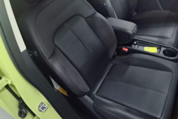 Used firefly 2025 Illuminated Edition Right Front Seat
