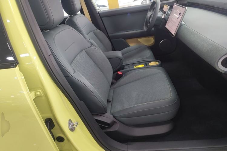 Used firefly 2025 Free Edition Right Front Seat