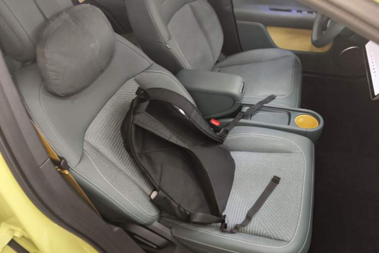 Used firefly 2025 Free Edition Right Front Seat