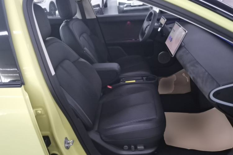 Used firefly 2025 Illuminated Edition Right Front Seat