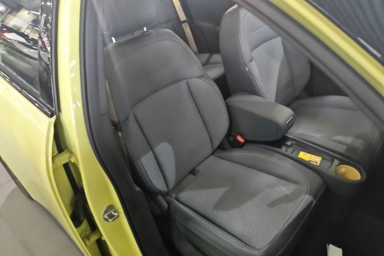 Used firefly 2025 Free Edition Right Front Seat