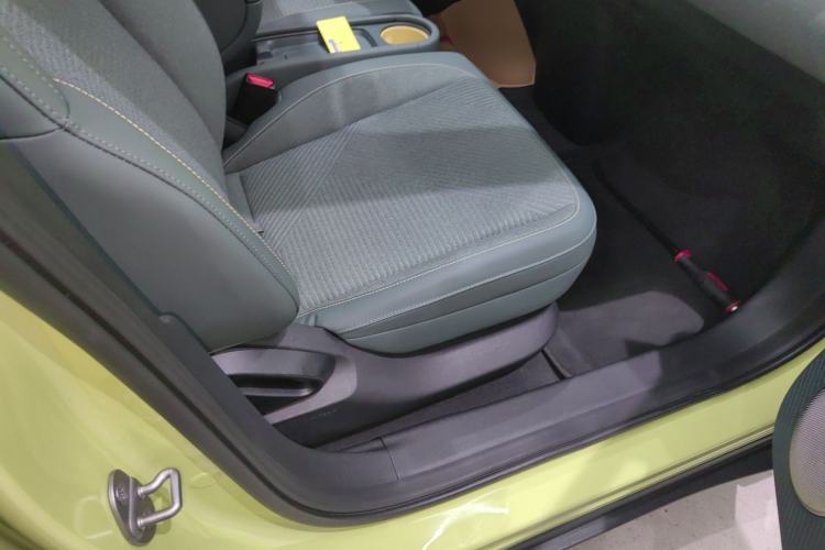Used firefly 2025 Free Edition Right Front Seat