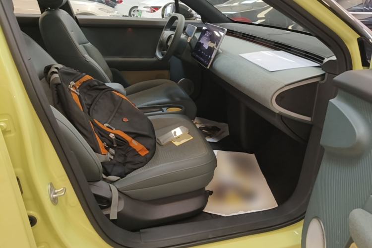 Used firefly 2025 Free Edition Right Front Seat