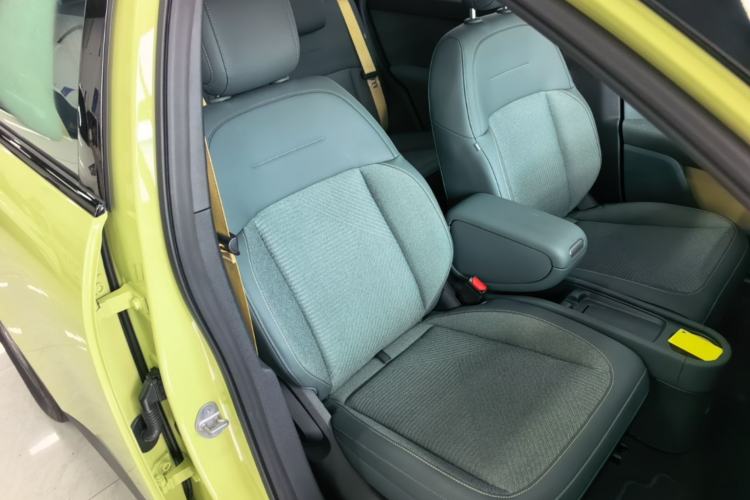 Used firefly 2025 Free Edition Right Front Seat