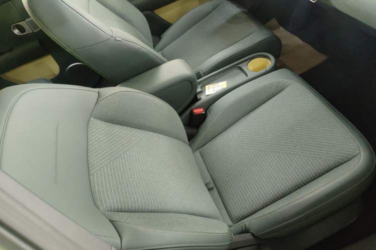 Used firefly 2025 Free Edition Right Front Seat