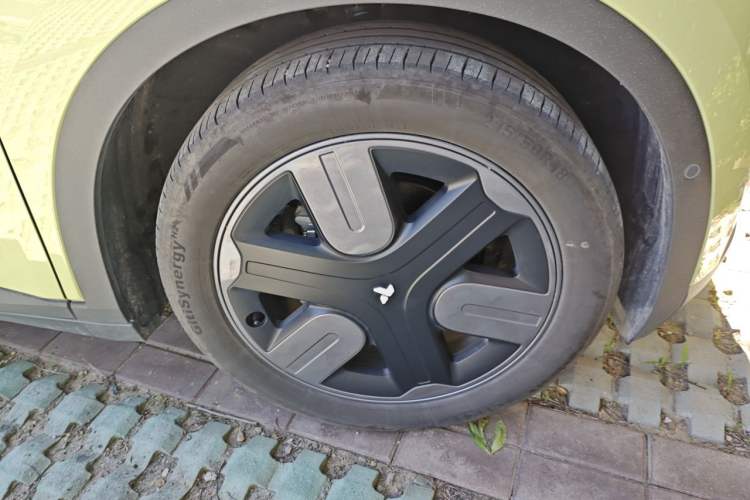 Used firefly 2025 Free Edition Right Front Wheel Hub