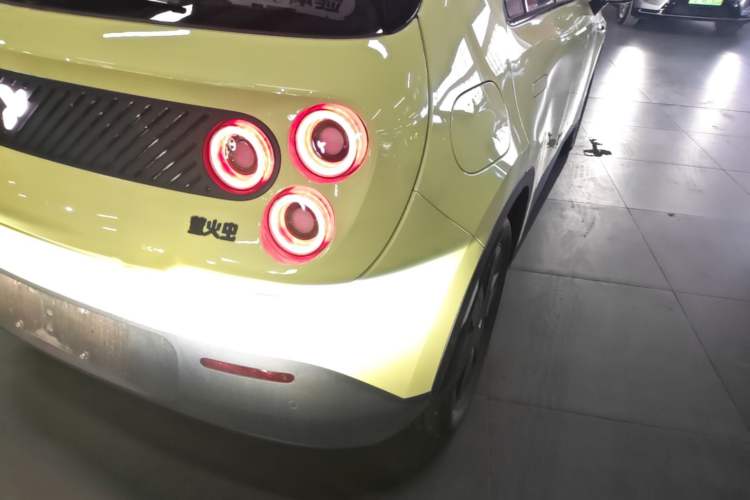 Used firefly 2025 Free Edition Right Rear Taillight