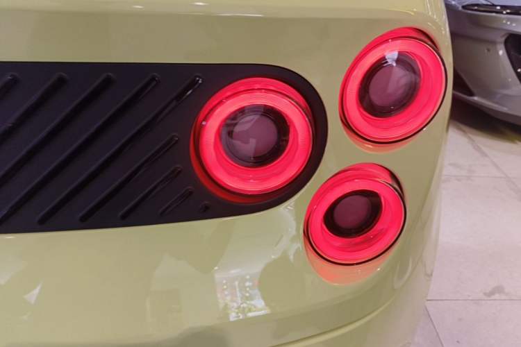 Used firefly 2025 Free Edition Right Rear Taillight