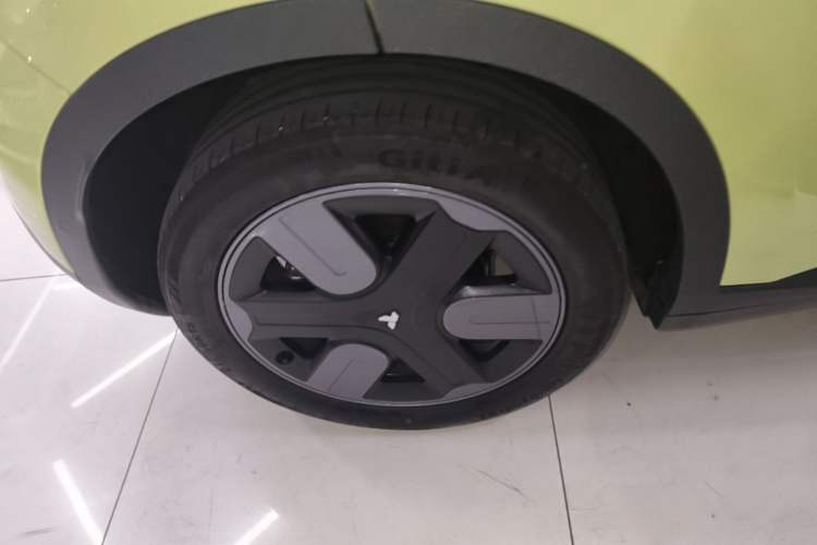 Used firefly 2025 Free Edition Right Rear Wheel Hub
