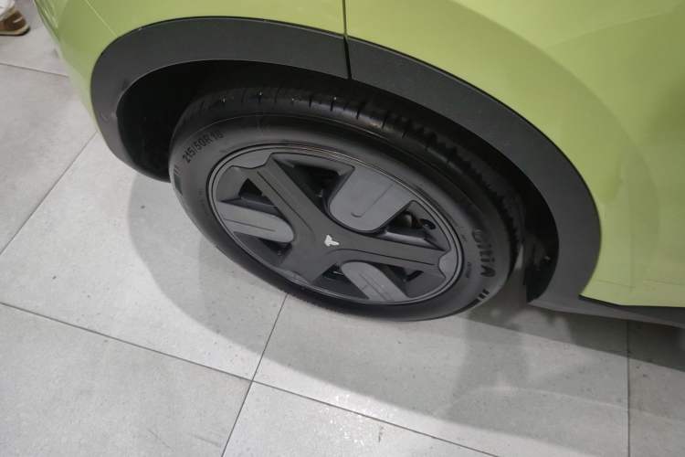 Used firefly 2025 Free Edition Right Rear Wheel Hub