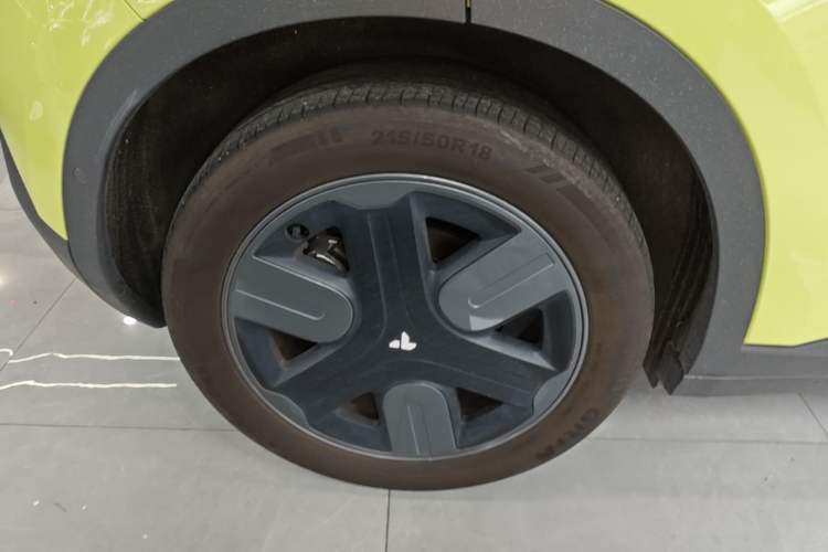 Used firefly 2025 Free Edition Right Rear Wheel Hub