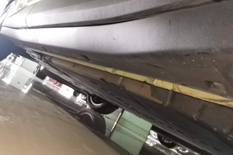 Used firefly 2025 Free Edition Right Side Sill
