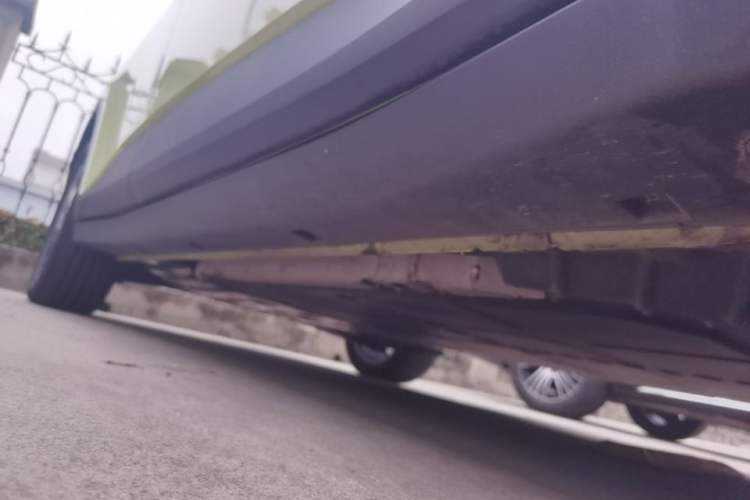Used firefly 2025 Free Edition Right Side Sill