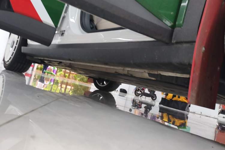 Used firefly 2025 Free Edition Right Side Sill