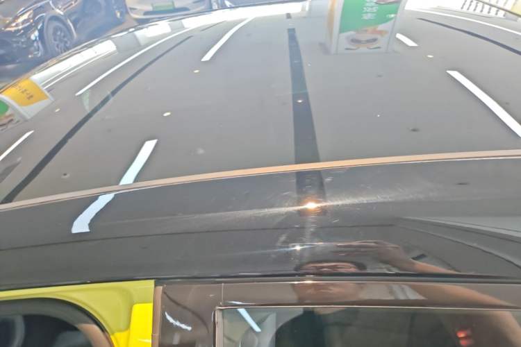 Used firefly 2025 Illuminated Edition Roof