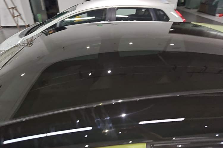 Used firefly 2025 Illuminated Edition Roof