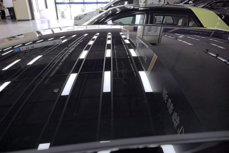 Used firefly 2025 Illuminated Edition Roof