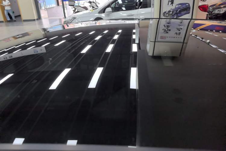 Used firefly 2025 Illuminated Edition Roof