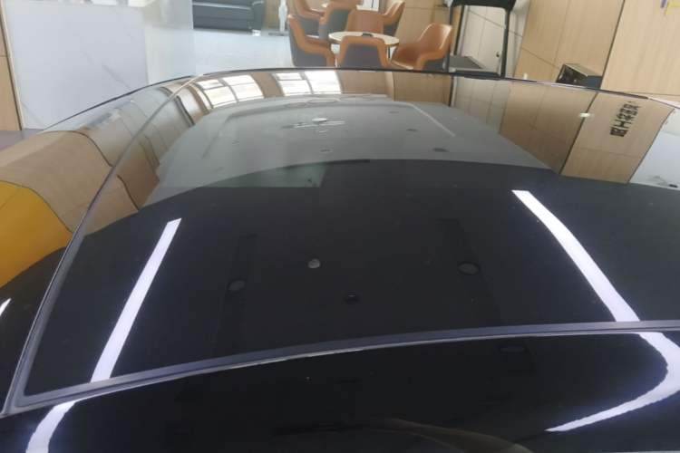Used firefly 2025 Illuminated Edition Roof