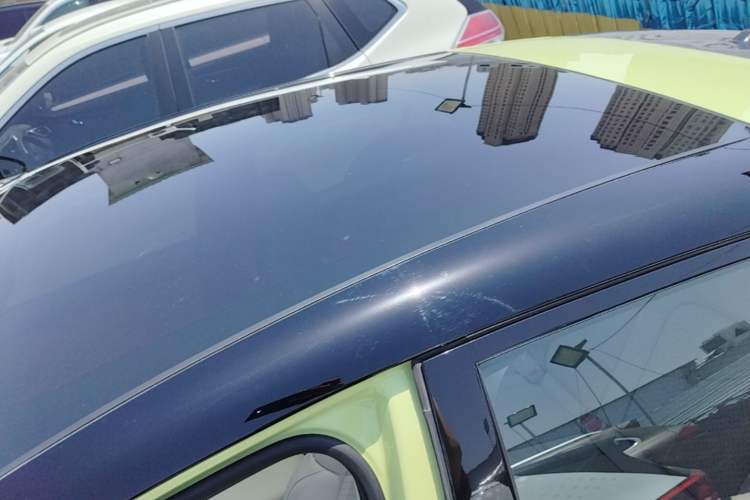 Used firefly 2025 Illuminated Edition Roof