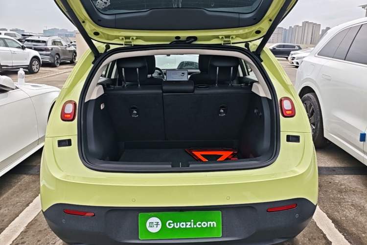 Used firefly 2025 Illuminated Edition Trunk