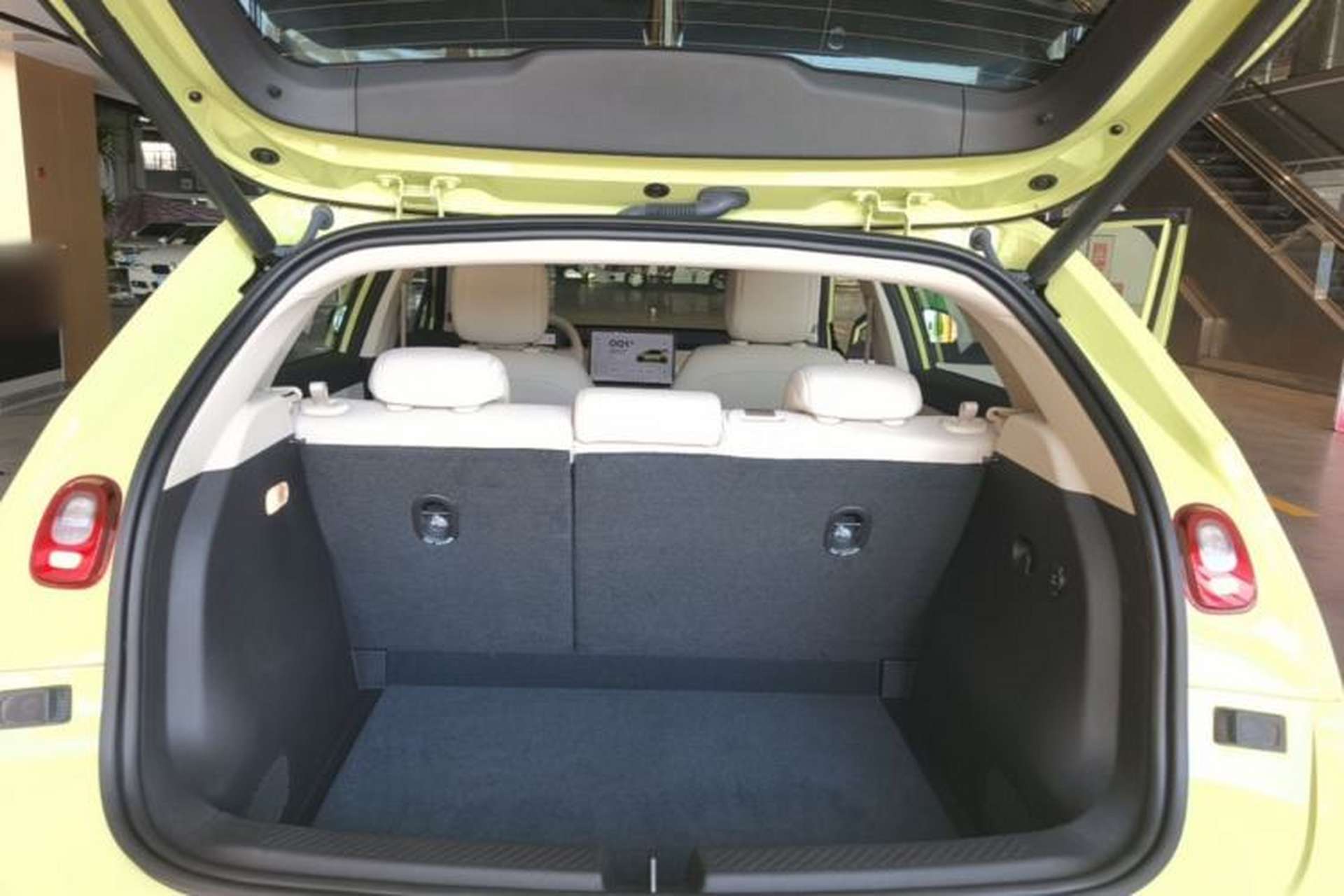 Used firefly 2025 Illuminated Edition Trunk