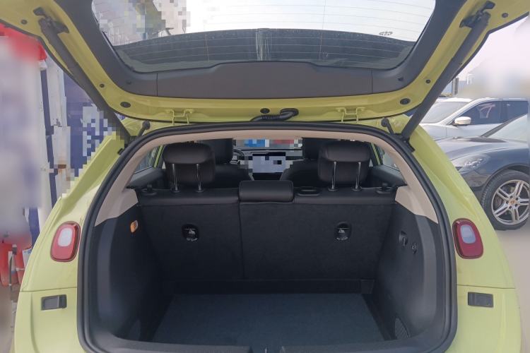 Used firefly 2025 Illuminated Edition Trunk