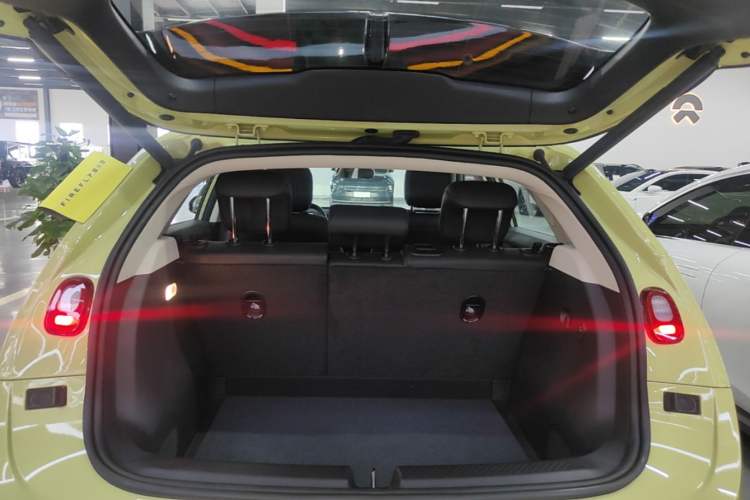 Used firefly 2025 Illuminated Edition Trunk