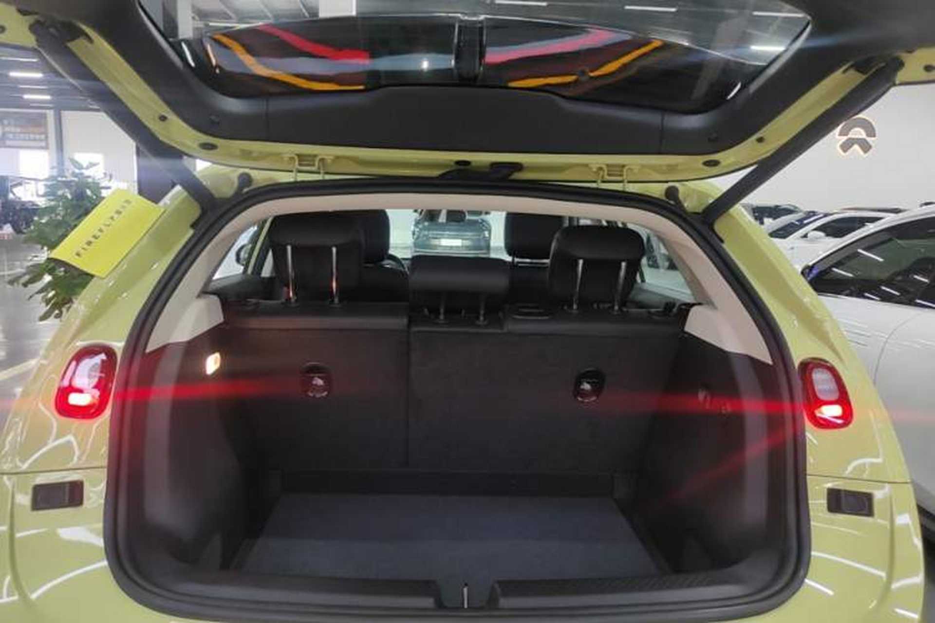 Used firefly 2025 Illuminated Edition Trunk