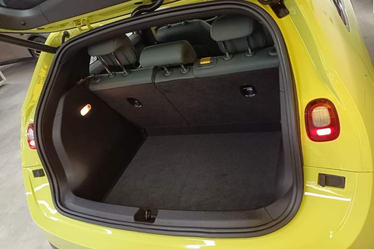 Used firefly 2025 Free Edition Trunk