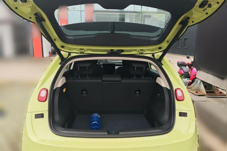 Used firefly 2025 Illuminated Edition Trunk