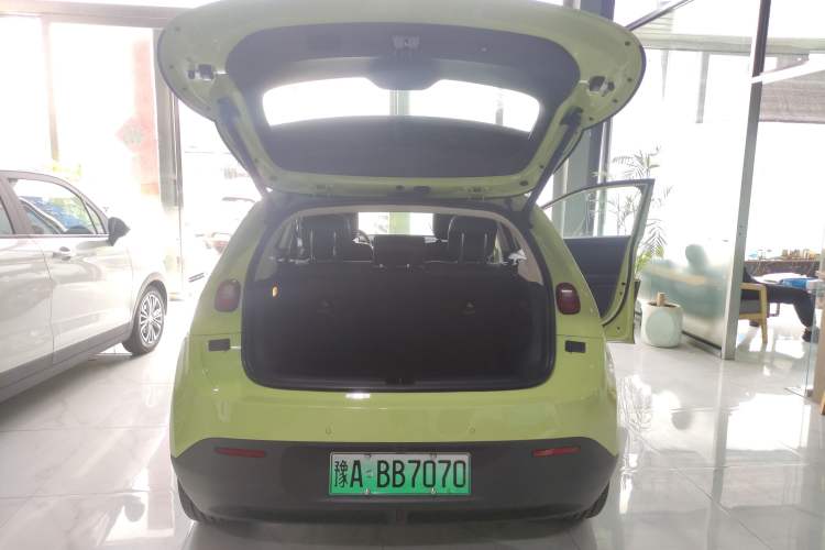 Used firefly 2025 Illuminated Edition Trunk