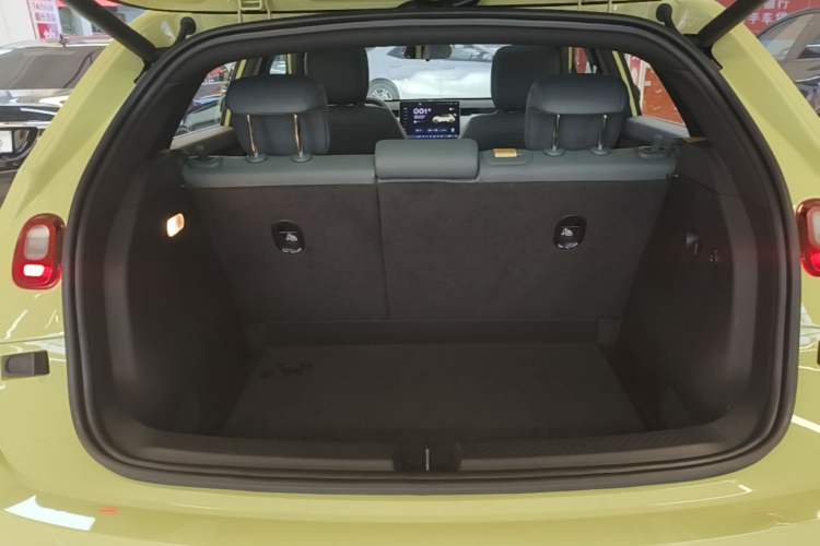 Used firefly 2025 Free Edition Trunk