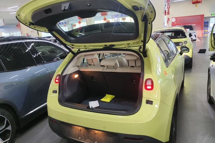 Used firefly 2025 Illuminated Edition Trunk
