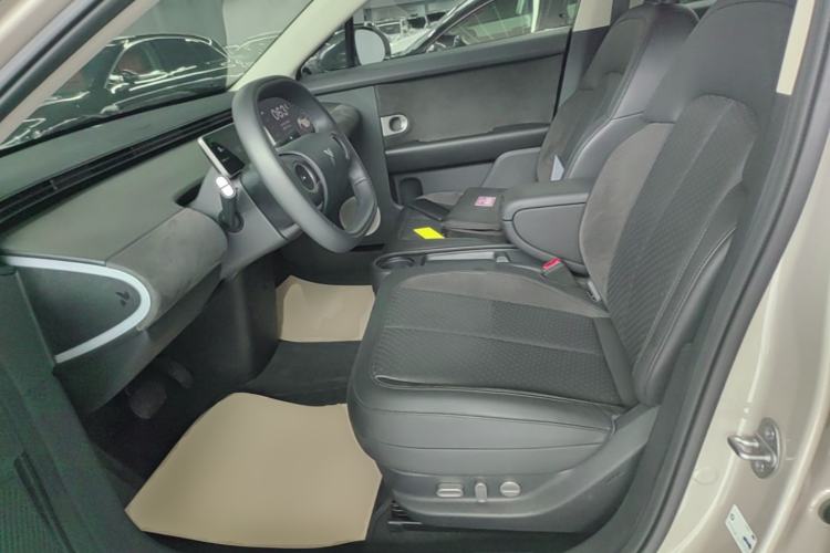 Used firefly 2025 Illuminated Edition Left Front Seat