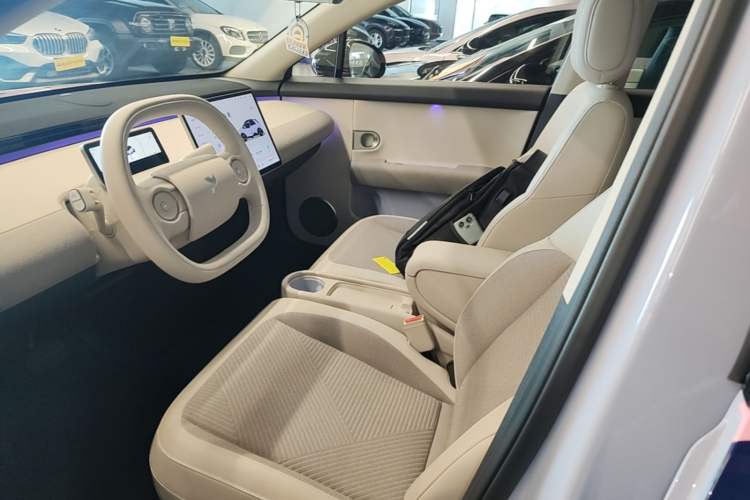 Used firefly 2025 Free Edition Left Front Seat
