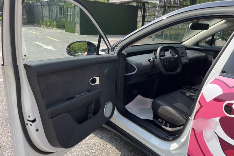 Used firefly 2025 Illuminated Edition Left Front Seat