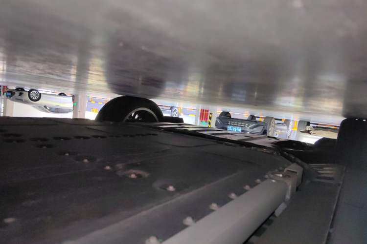 Used firefly 2025 Illuminated Edition Chassis Front Left