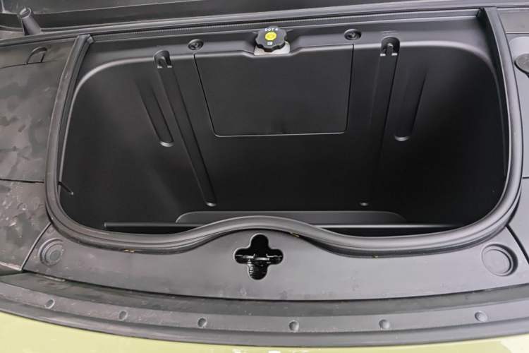 Used firefly 2025 Illuminated Edition Engine Bay