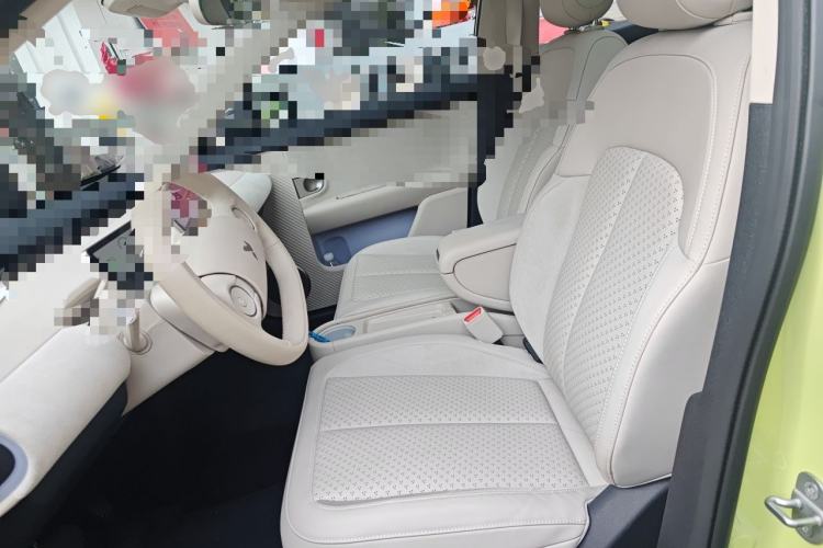 Used firefly 2025 Illuminated Edition Left Front Seat