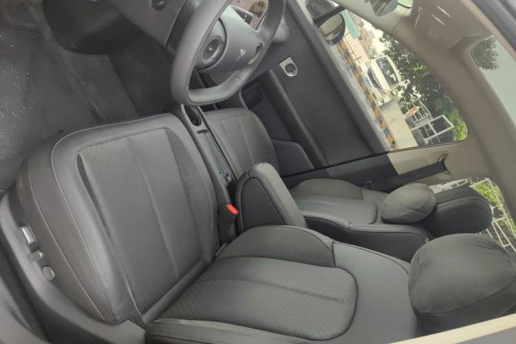 Used firefly 2025 Illuminated Edition Left Front Seat