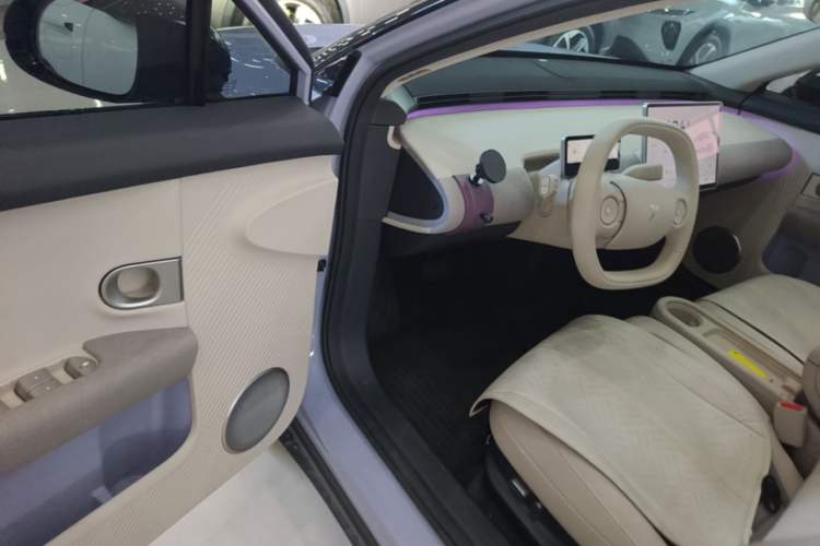 Used firefly 2025 Free Edition Driver Seat
