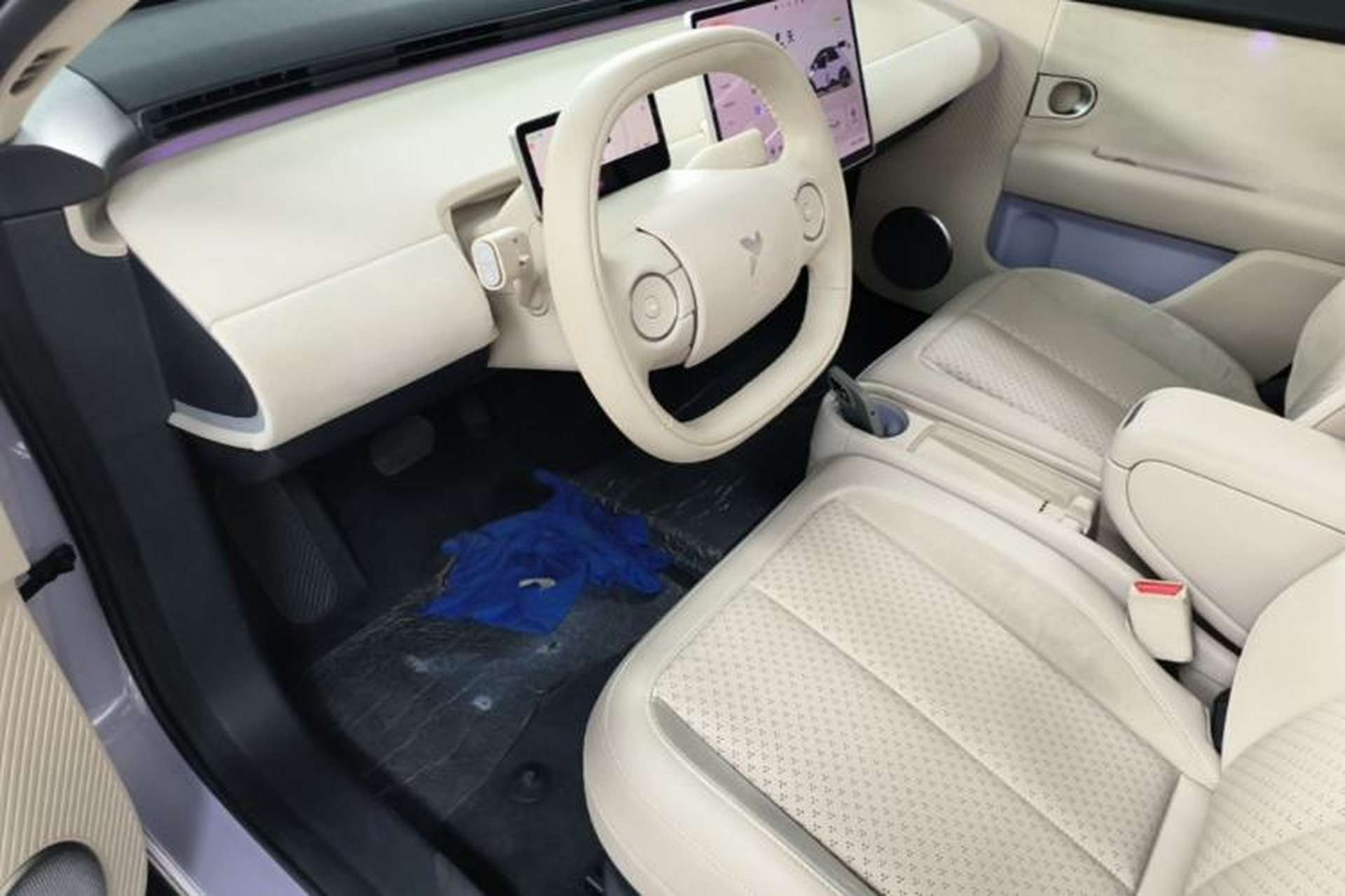 Used firefly 2025 Illuminated Edition Driver Seat