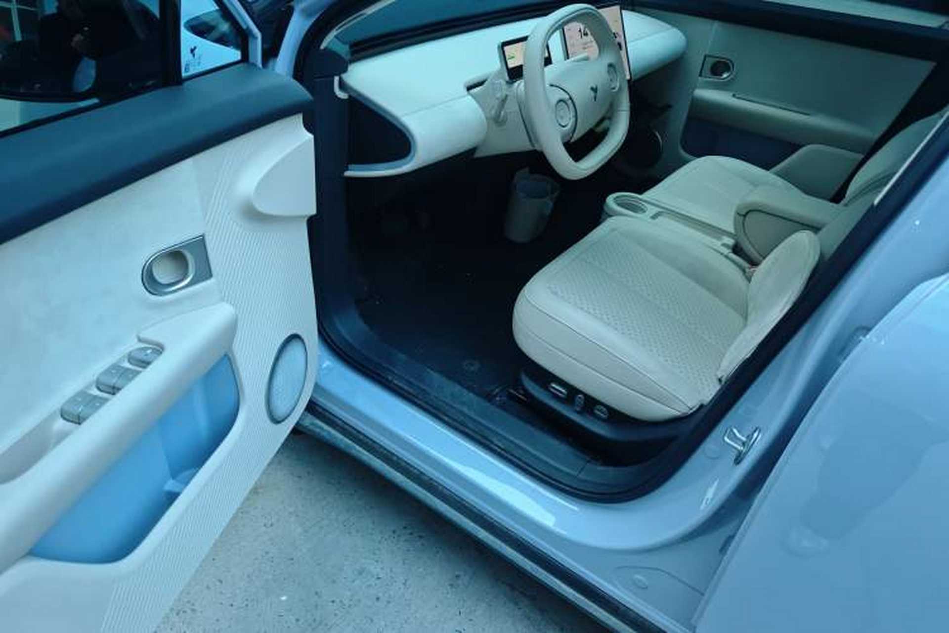 Used firefly 2025 Illuminated Edition Driver Seat