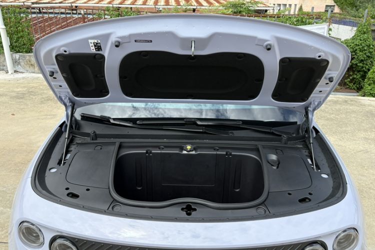 Used firefly 2025 Illuminated Edition Engine Bay