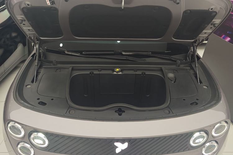 Used firefly 2025 Illuminated Edition Engine Bay