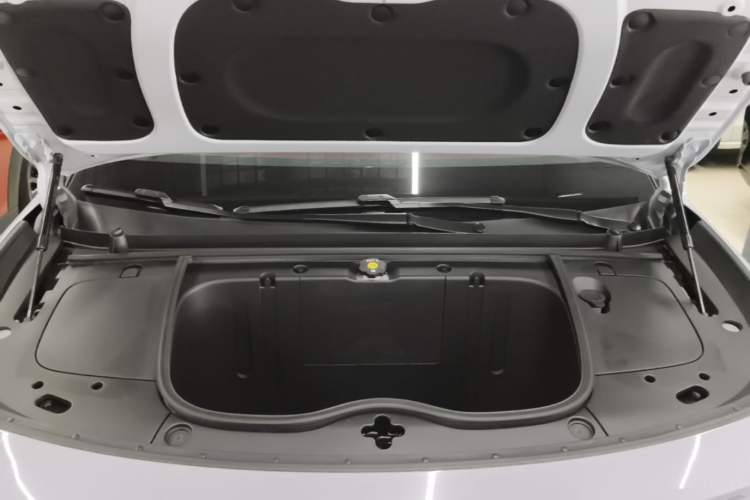 Used firefly 2025 Free Edition Engine Bay