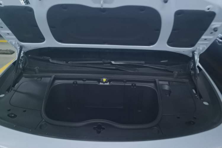 Used firefly 2025 Illuminated Edition Engine Bay