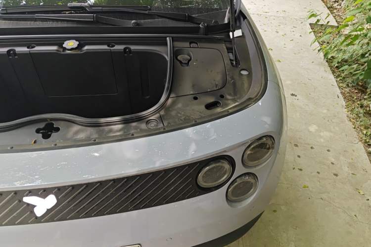 Used firefly 2025 Illuminated Edition Engine Bay Left