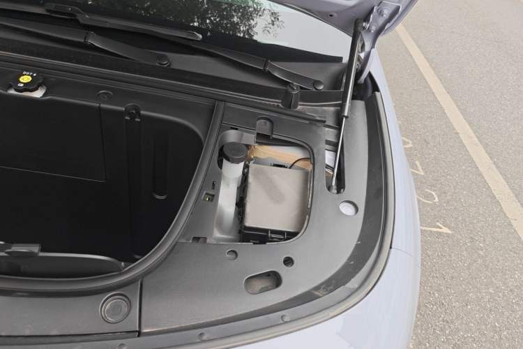 Used firefly 2025 Free Edition Engine Bay Left